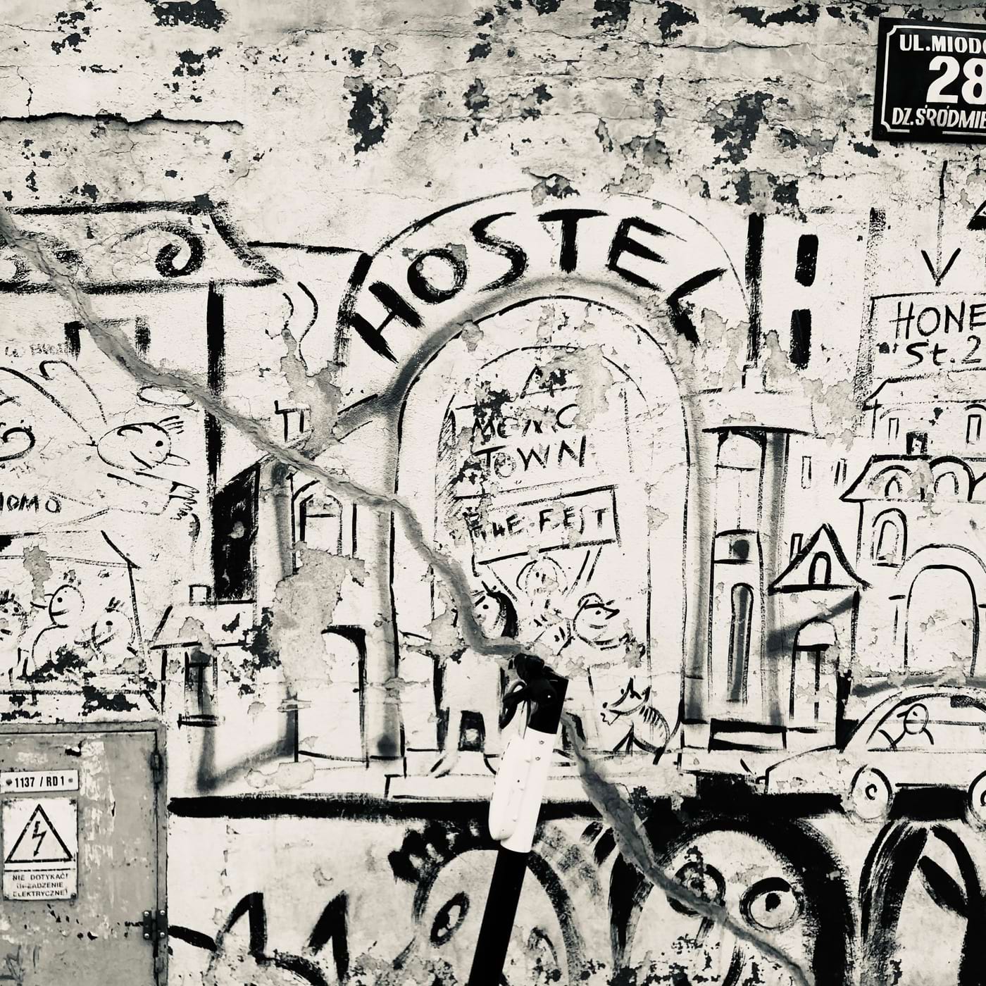 malowidła na ścianie budynku